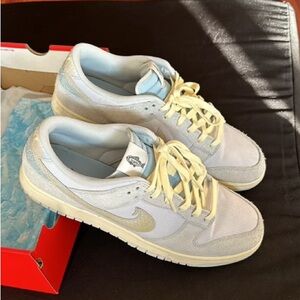 Nike Dunk Low Retro SE Sneakers